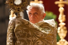 Papa_Bento_XVI-Eucaristia