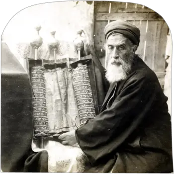 350px-Samaritan_High_Priest_and_Old_Pentateuch,_1905