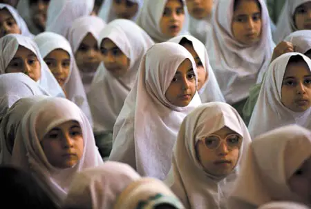 Girls in a religious girls school in Tehran.


C: Corbis/Stock Photos